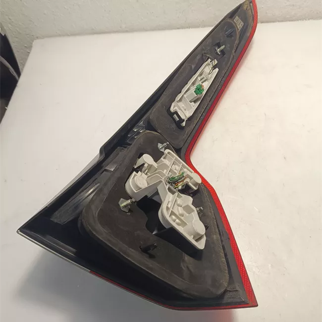 Fanale posteriore sinistro