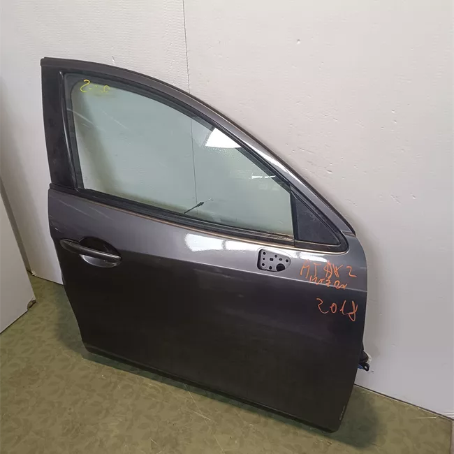 Porta anteriore destra