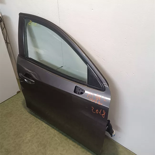 Porta anteriore destra