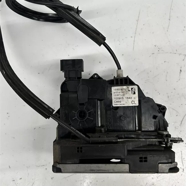 Serratura porta anteriore destra