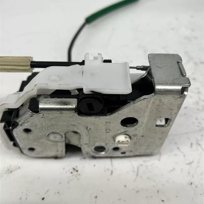 Serratura porta anteriore destra