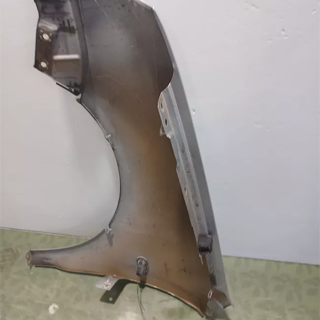 Parafango anteriore destro