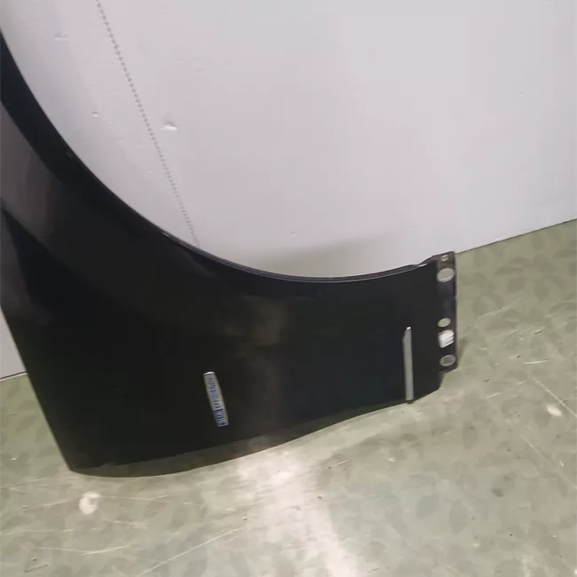 Parafango anteriore destro