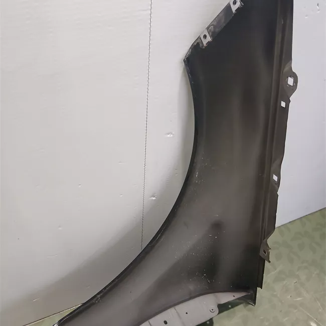 Parafango anteriore destro