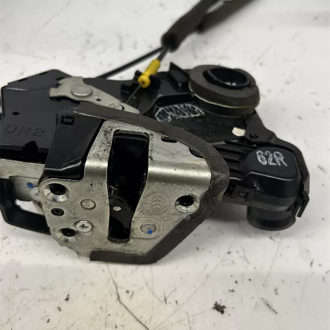 Serratura porta anteriore destra