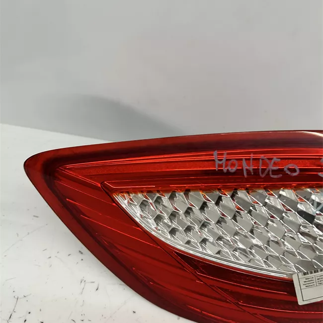 Fanale posteriore parte esterno sinistro