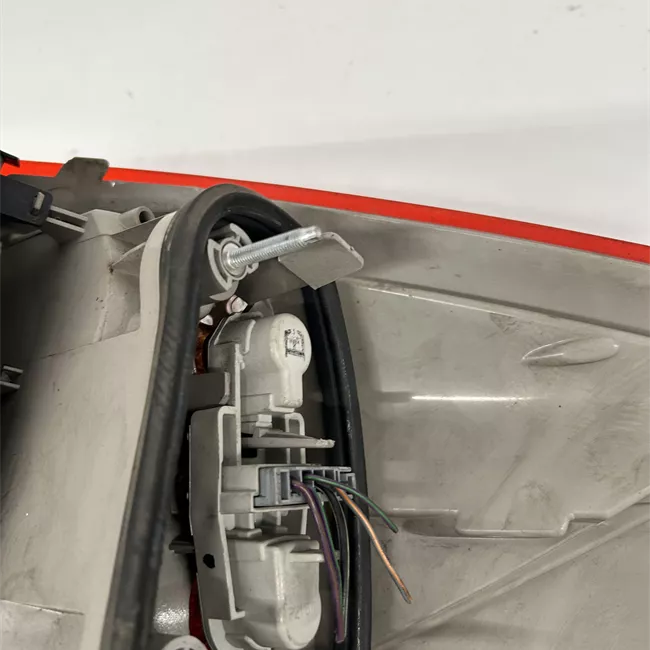 Fanale posteriore parte esterno sinistro