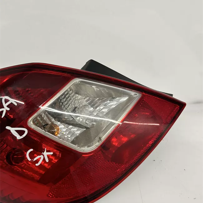 Fanale posteriore sinistro