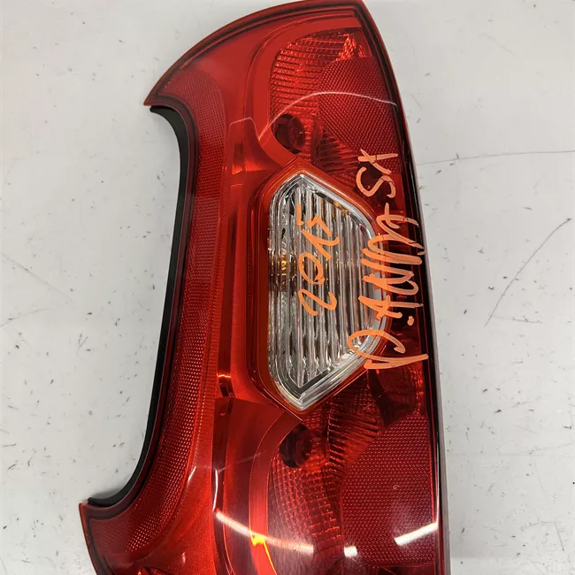 Fanale posteriore sinistro