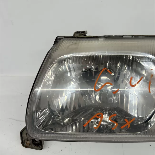 Proiettore con regolatore altezza sinistro