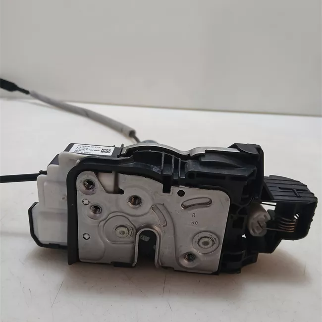 Serratura porta anteriore destra con bloccaggio chiusura