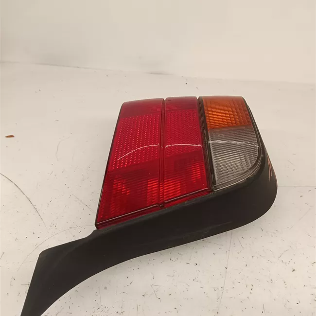 Fanale posteriore sinistro