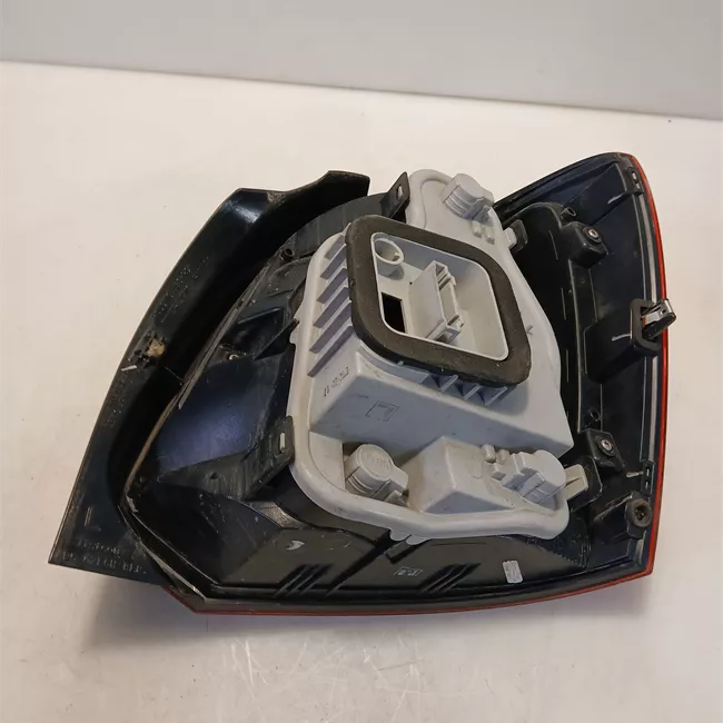 Fanale posteriore sinistro AL