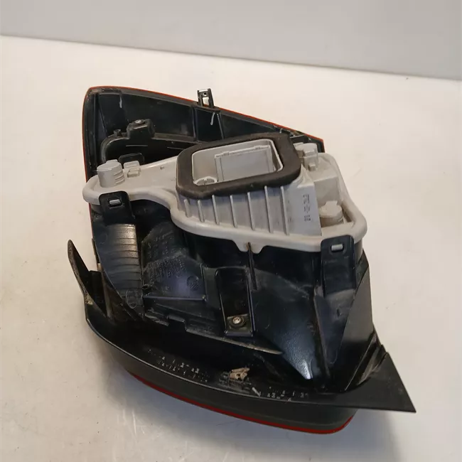 Fanale posteriore sinistro AL