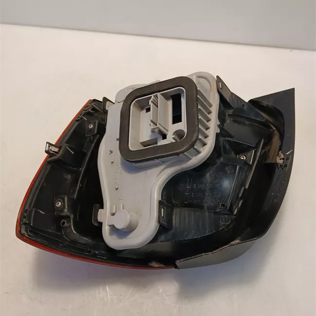 Fanale posteriore sinistro AL