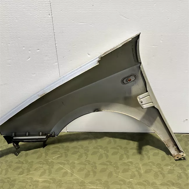 Parafango anteriore destro