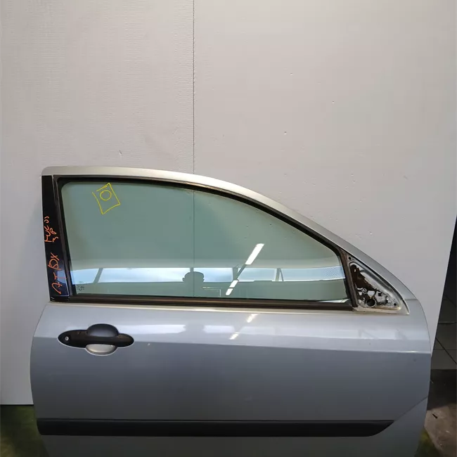 Porta anteriore destra