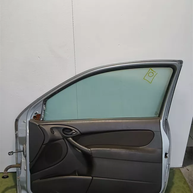 Porta anteriore destra