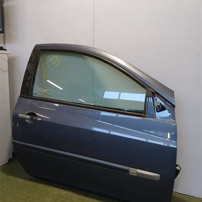 Porta anteriore destra