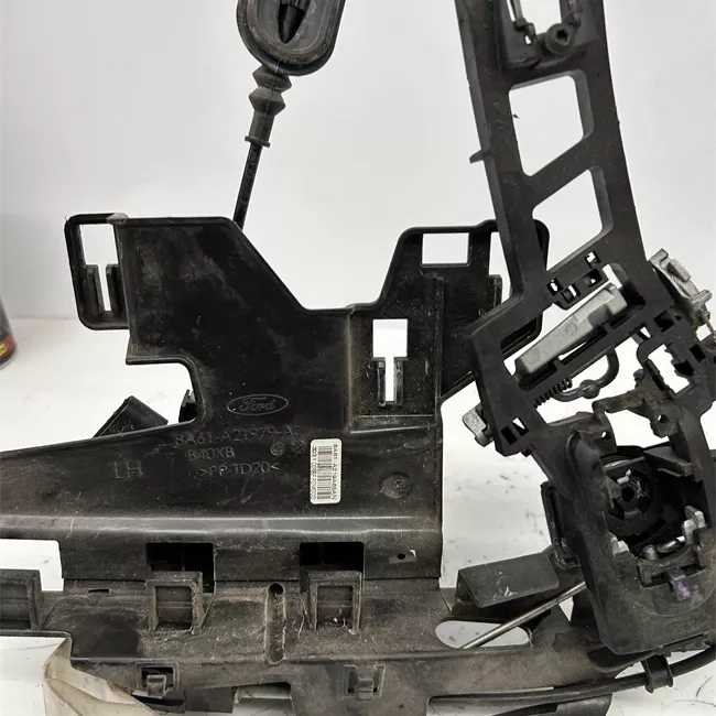 Serratura porta anteriore sinistra