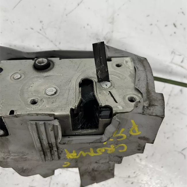 Serratura porta posteriore sinistra