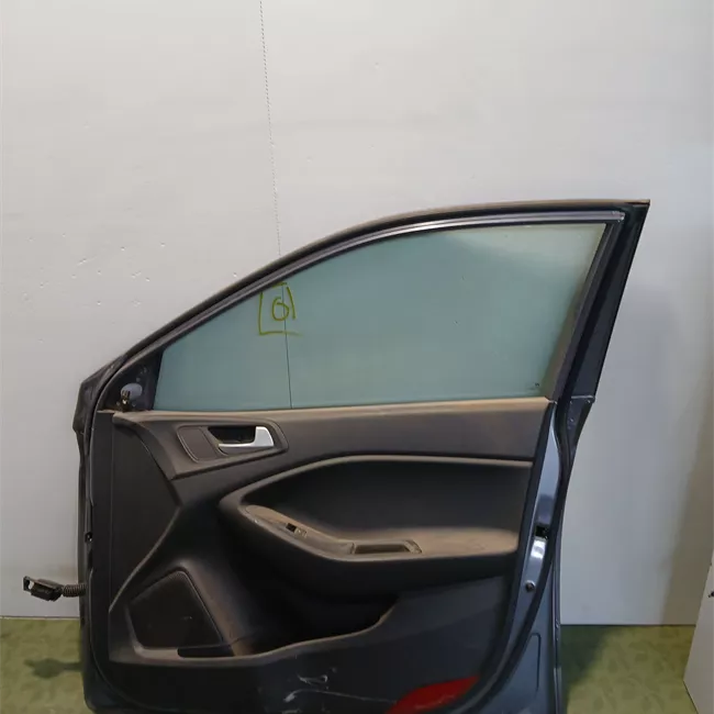 Porta anteriore destra