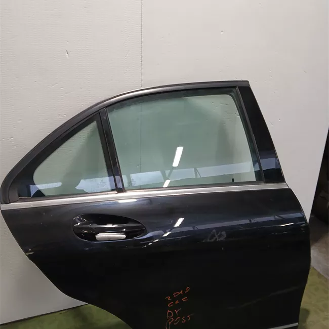 Porta posteriore destra