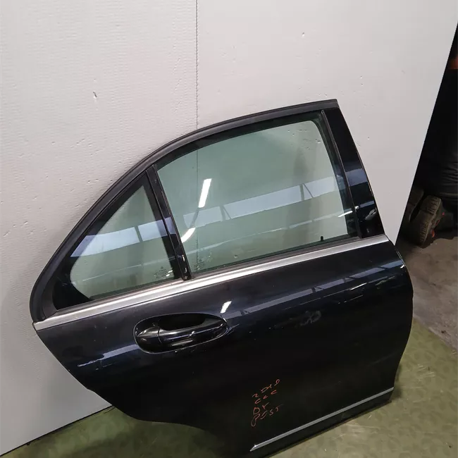 Porta posteriore destra