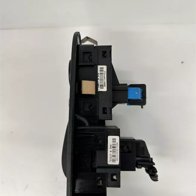 Blocco comandi alzacristalli e retrovisori esterno sinistro