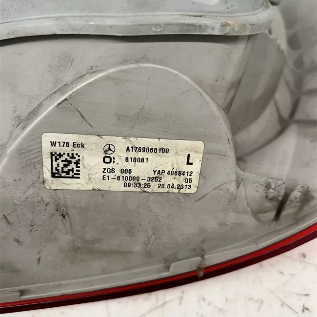 Fanale posteriore sinistro