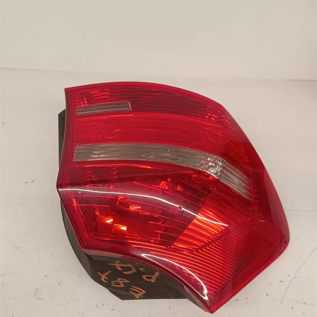 Fanale posteriore sinistro