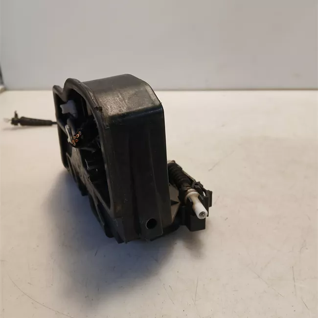 Serratura porta anteriore sinistra