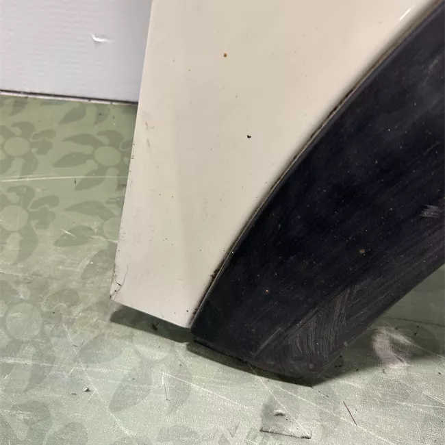 Parafango anteriore destro