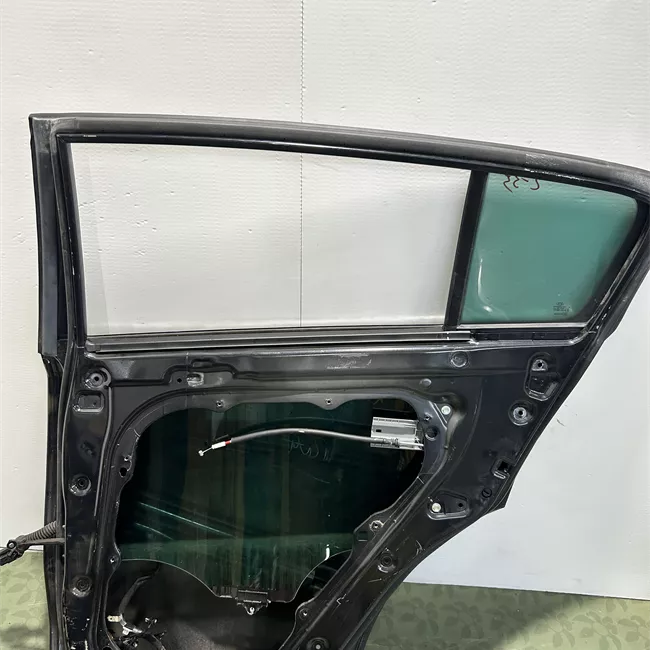 Porta posteriore destra