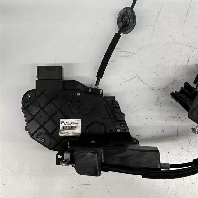 Serratura porta anteriore sinistra