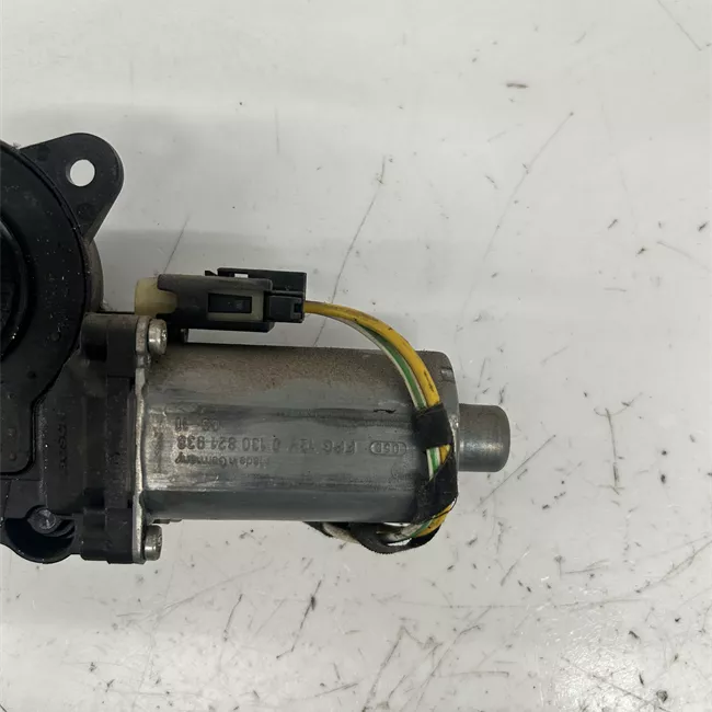 Motorino alzacristallo porta anteriore sinistro