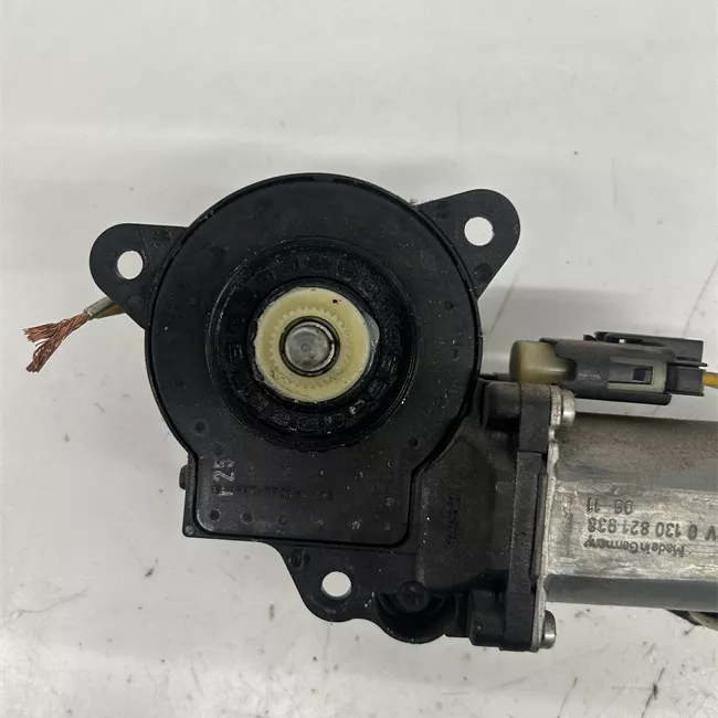 Motorino alzacristallo porta anteriore sinistro