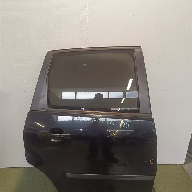 Porta posteriore destra