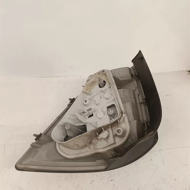 Fanale posteriore sinistro