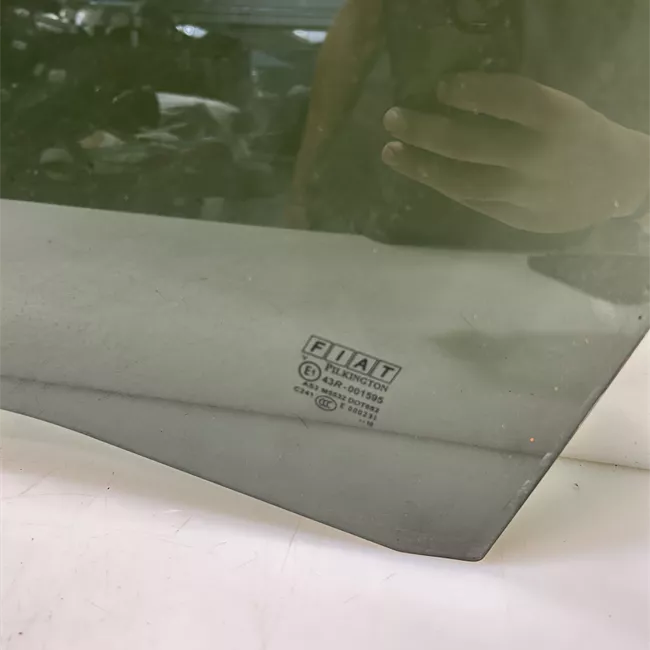 Scendente porta posteriore sinistro