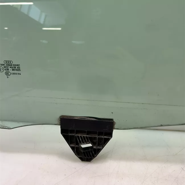 Scendente porta anteriore destro verde