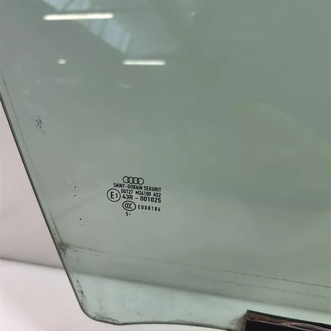 Scendente porta anteriore destro verde