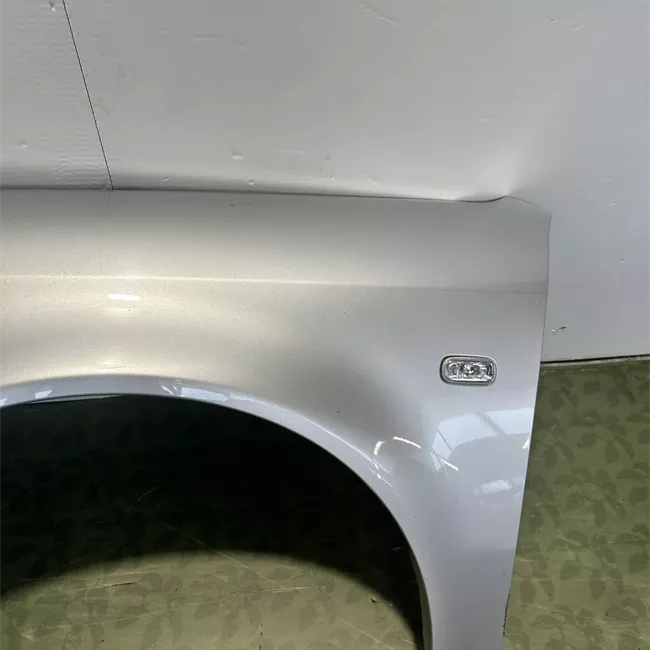 Parafango anteriore sinistro