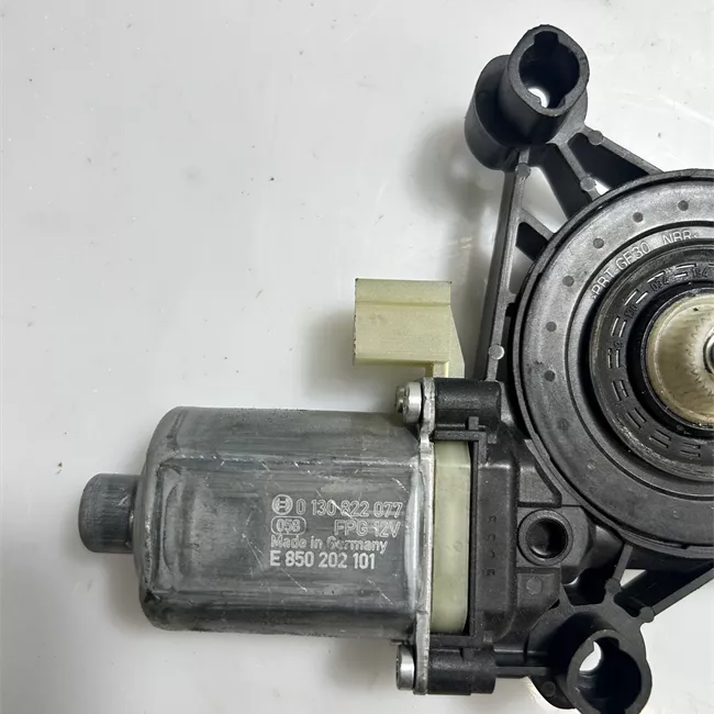 Motorino alzacristallo porta anteriore sinistro