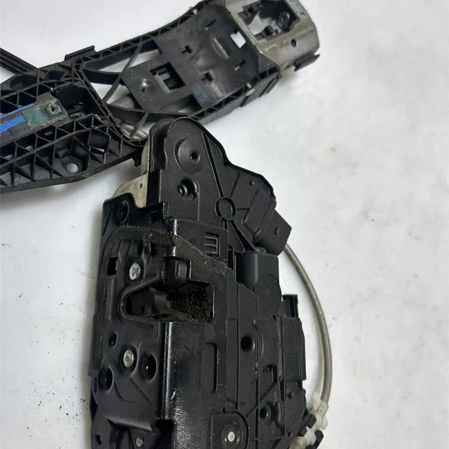 Serratura porta anteriore sinistra con dispositivo sicurezza Safe