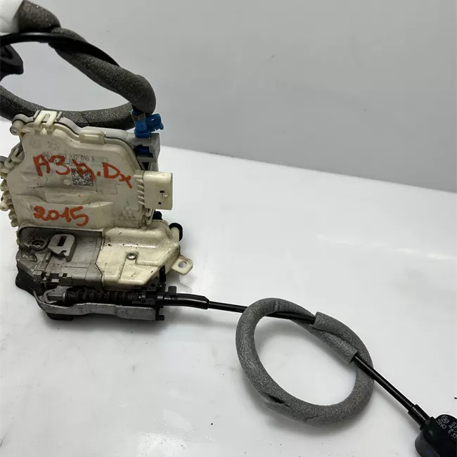 Serratura porta anteriore destra