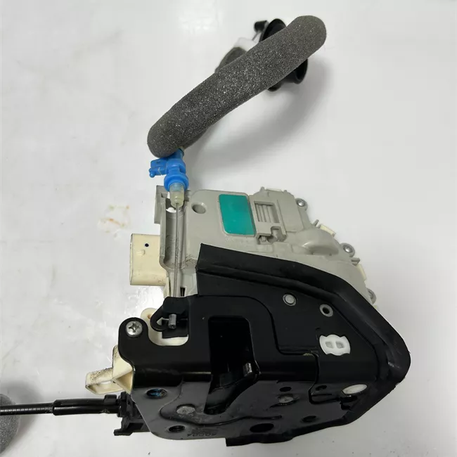 Serratura porta anteriore destra