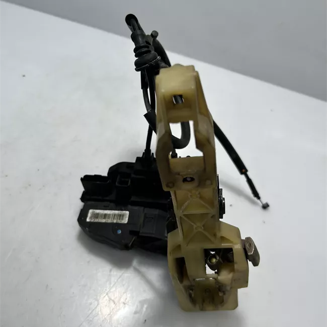 Serratura porta anteriore sinistra