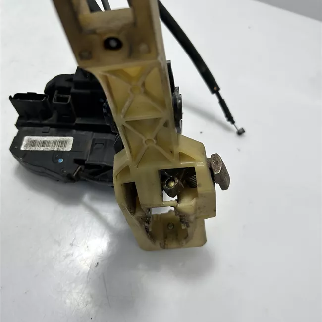 Serratura porta anteriore sinistra