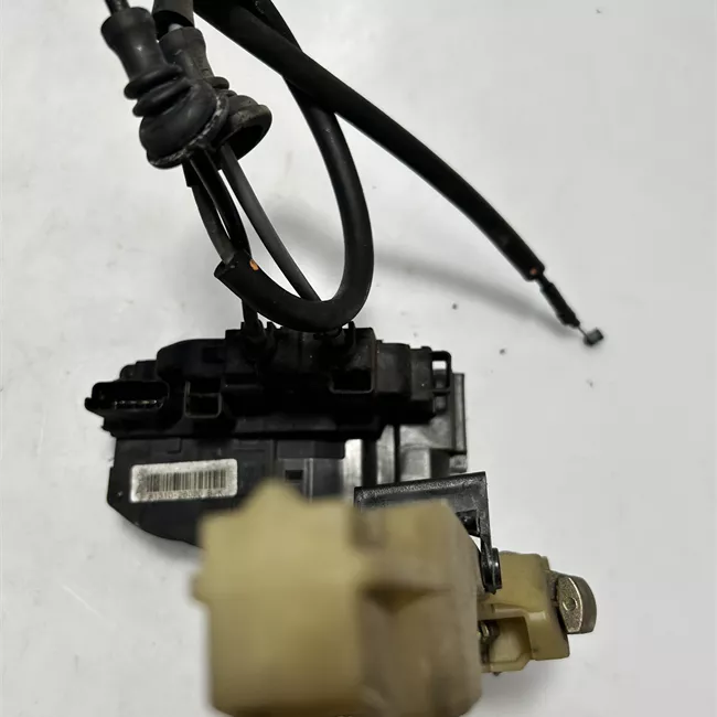 Serratura porta anteriore sinistra